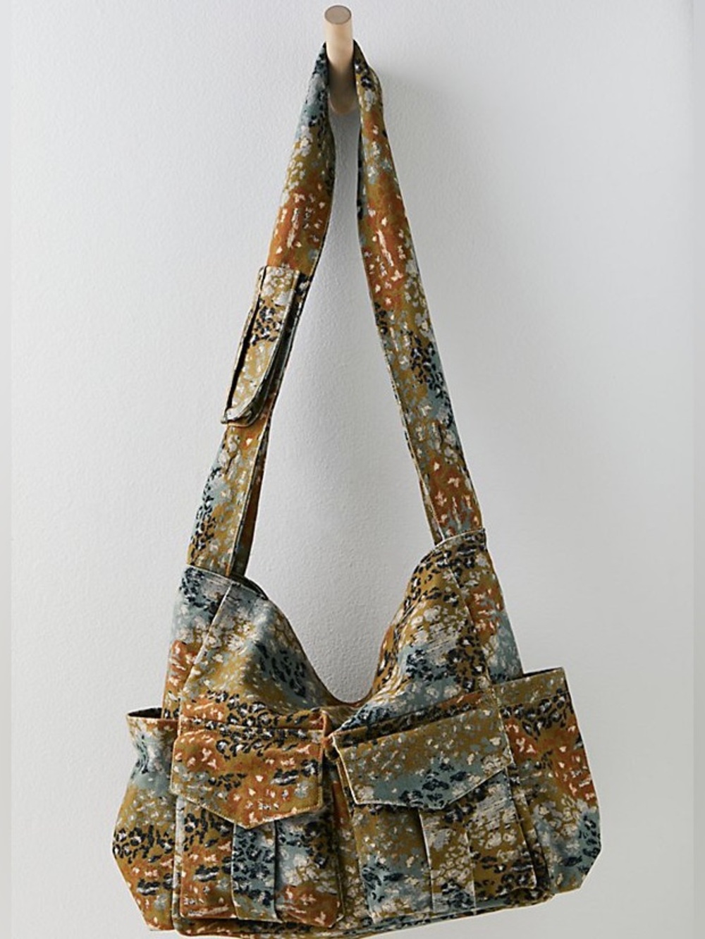 Free People Hive Carryall 🔥Show Stopper Leopard 🔥 multiple pockets!